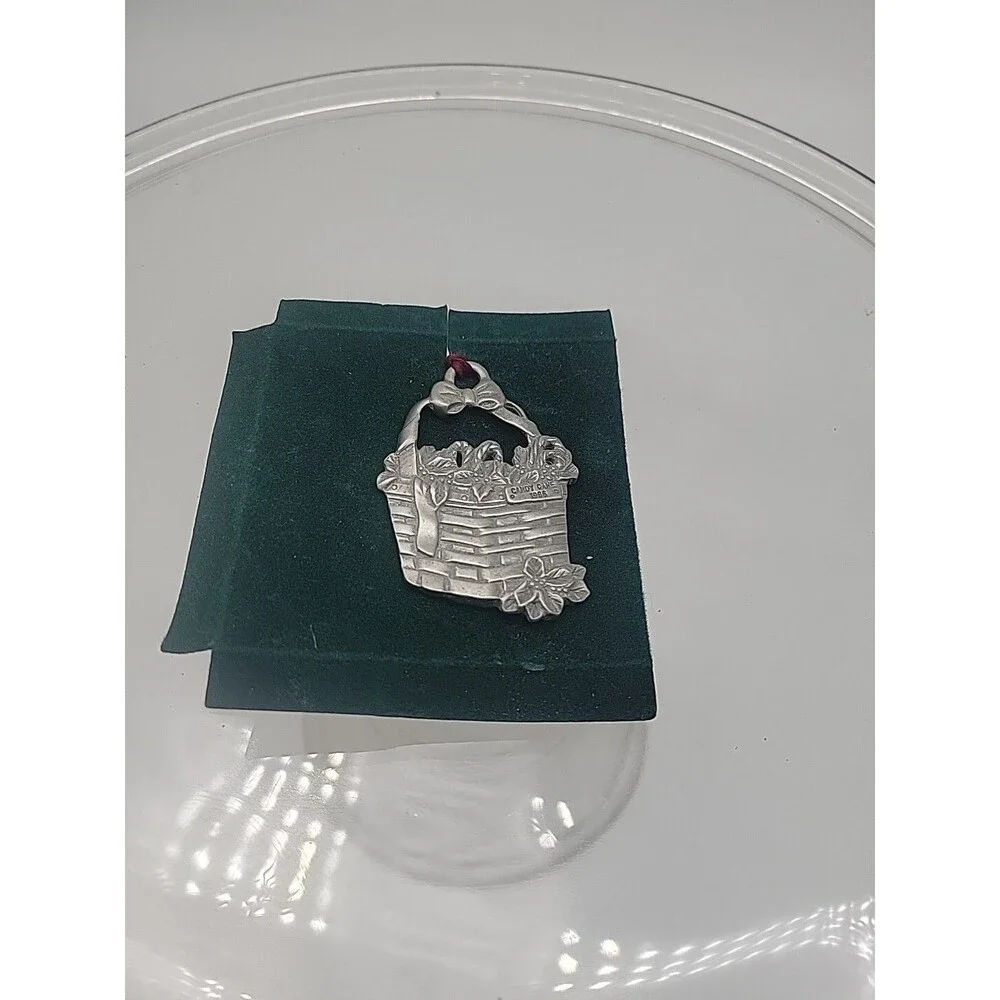 VTG 1986 - 1995 LONGABERGER CHRISTMAS CANDY CANE BASKET PEWTER TIE-ON ORNAMENT